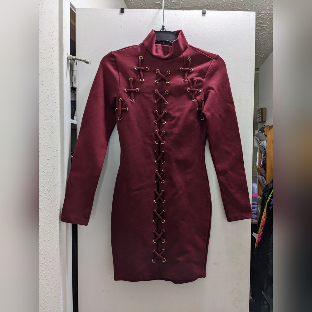 Maroon strappy long sleeve dress